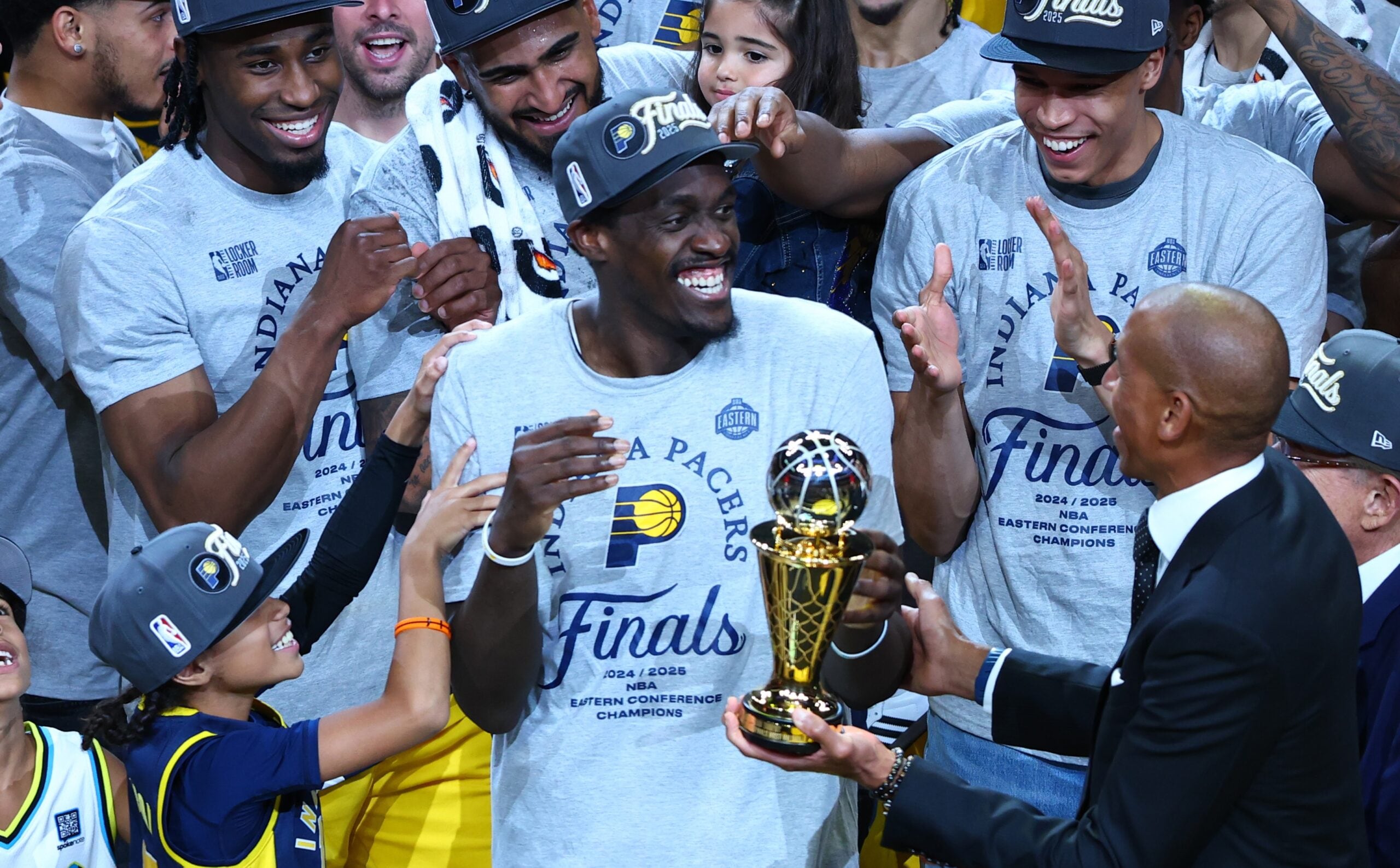 篮球赛场新成员加盟：家庭训练营见证克莱篮球梦想